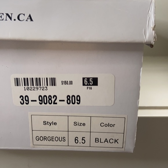 *SOLD* Steve Madden Gorgeous Boots - Picture 3 of 3